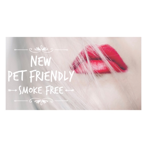 Makeup here - Picture 5 of 7